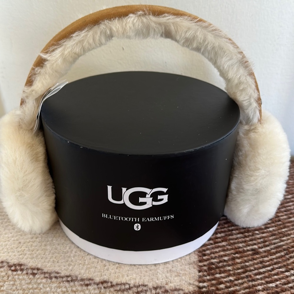 Chestnut UGG earmuffs. Like brand new, only worn a couple of times.